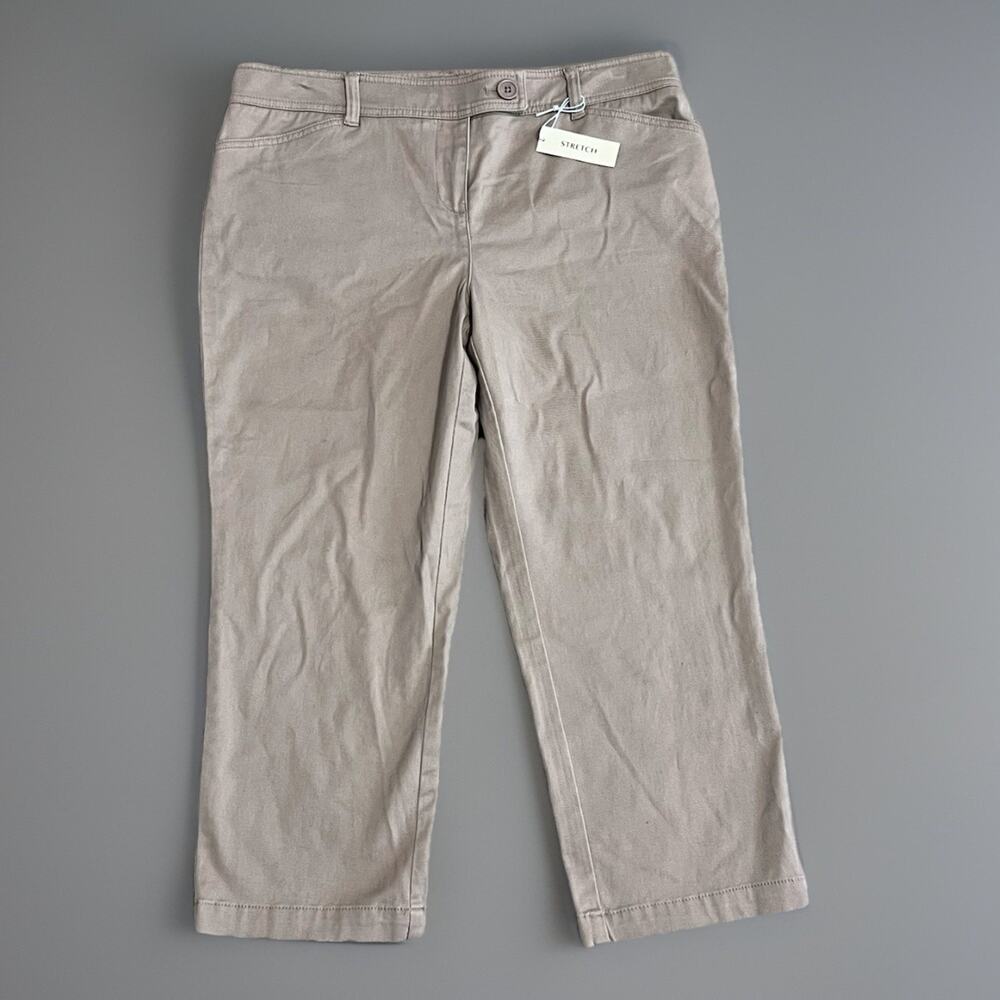 Jones New York Sport Womens 12P Tan Mid Rise Chino Capri Pants Preppy Casual NWT
